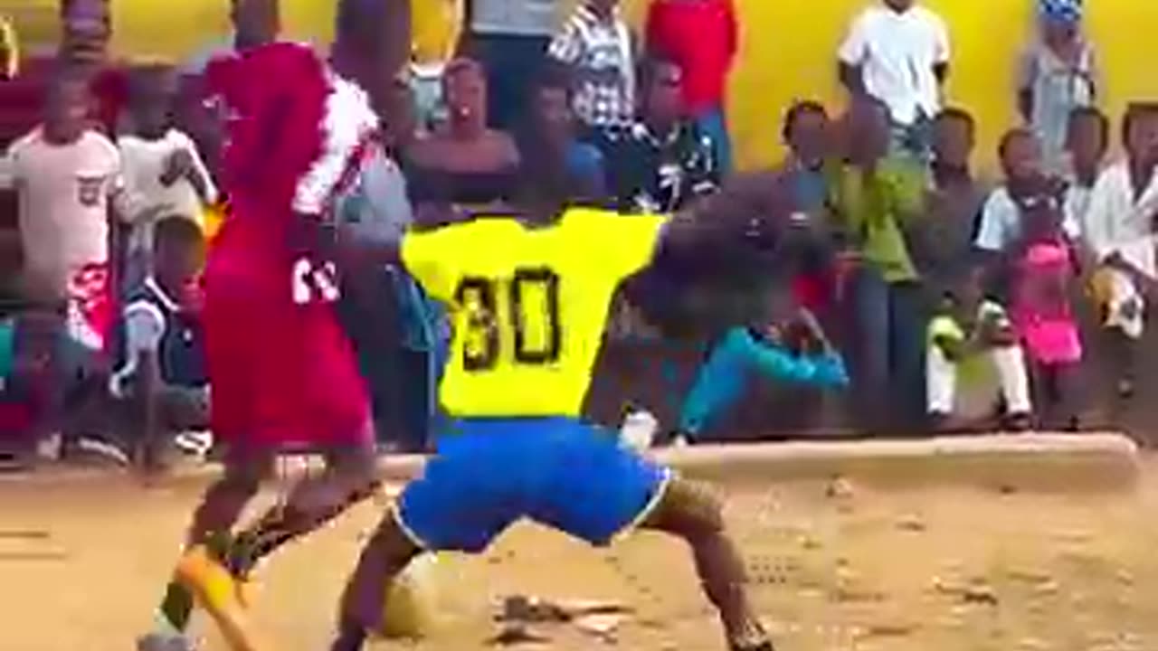 FUNNY FOOTBALL SKILLS 🤣