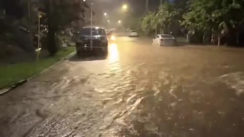Massive flooding due to torrential rains in Durham of North Carolina, USA 🇺🇸