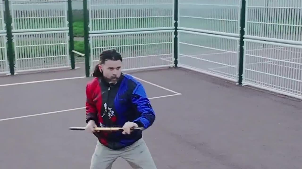 Tiens bon le cap, comme Albator face aux tempêtes : droit devant, toujours.
