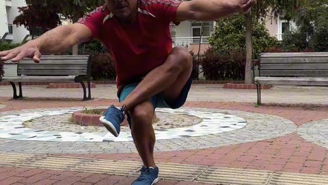 Figure 4 squat
