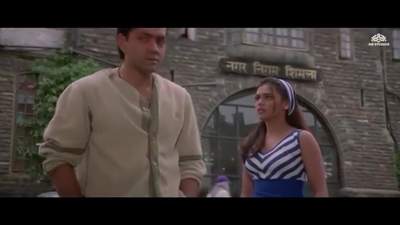 पता नहीं ये भुक्खर कितने दिन से भूखा था होटल में खाना भी नहीं है मैं क्या खाऊँगा- जोहनी लीवर,