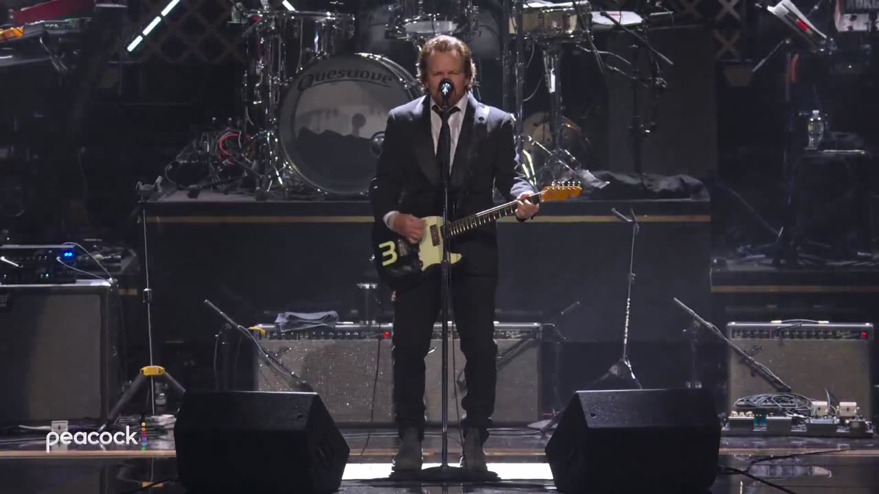 Less Than Zero (Elvis Costello cover) with The Roots - Eddie Vedder (live)