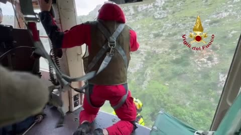 Elicottero Drago del reparto volo di Bari in soccorso a turista ferita sul torrente Gravina (Matera)