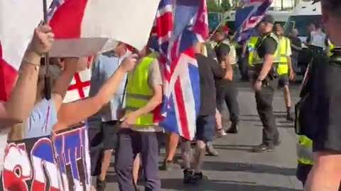 Huge crowds of patriots protest outside migrant hotel in Southampton