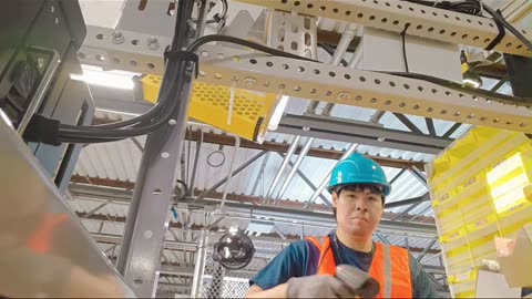 Day in the Life of an Amazon Fulfillment Center Associate | Picker Job Experience