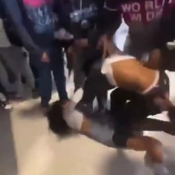 Why Dey Always Fightin' In Da Skooze!?