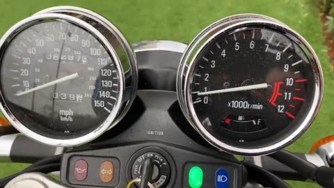 Legendary Kawasaki ZR750 Zephyr 🏍️ Walk Around | Pure & Authentic