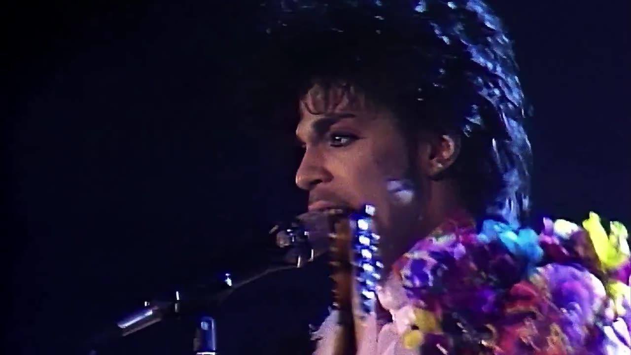 Let's Go Crazy - Prince (live)