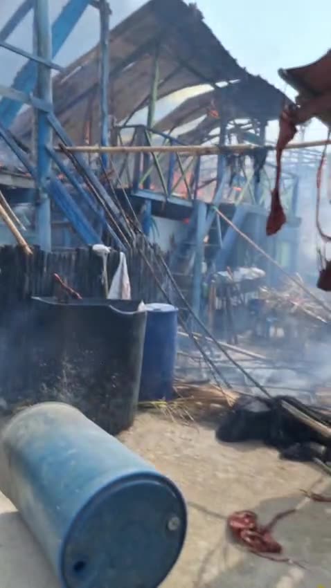 INCENDIO EN PUERTO CARACOL