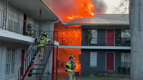 At least 100 apartment units damaged as fire breaks out at apartment complex