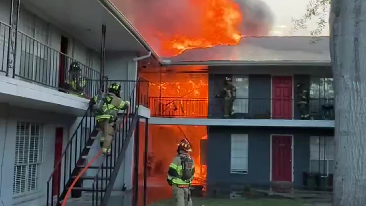 At least 100 apartment units damaged as fire breaks out at apartment complex