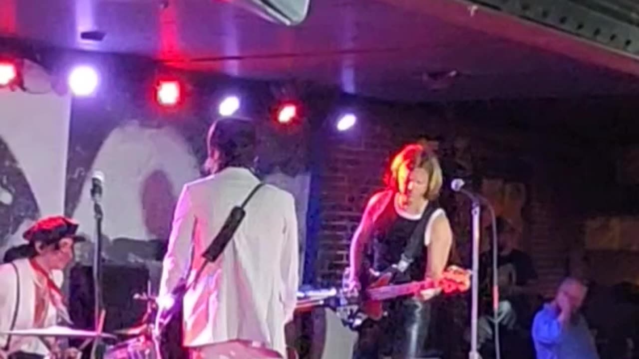 Palaye royale ( live)