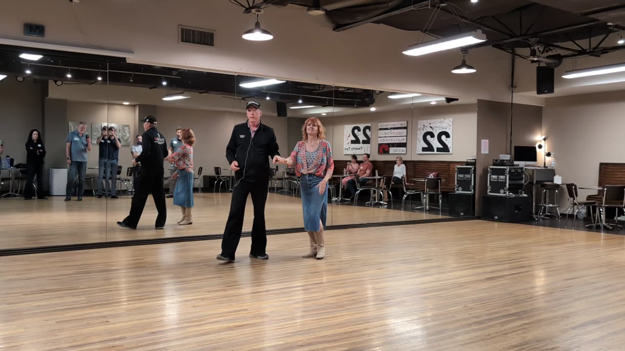 Two Step @ Studio 22 with Bobby Pritchard 20250410 202200965