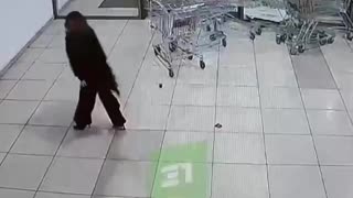 A supermarket worker tried to take a shortcut by pushing multiple shopping carts