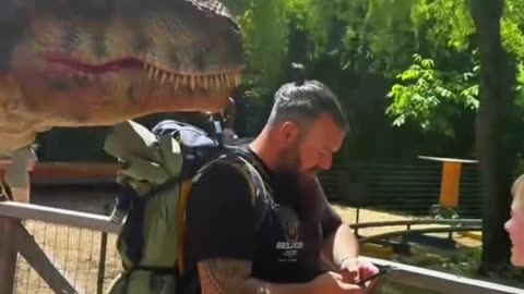 dinosaurs scare prank