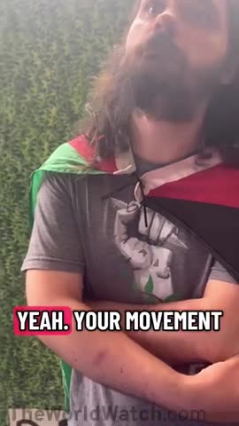 Man confronts one of commies who paved the way for the jihadist terror attack at Bondi