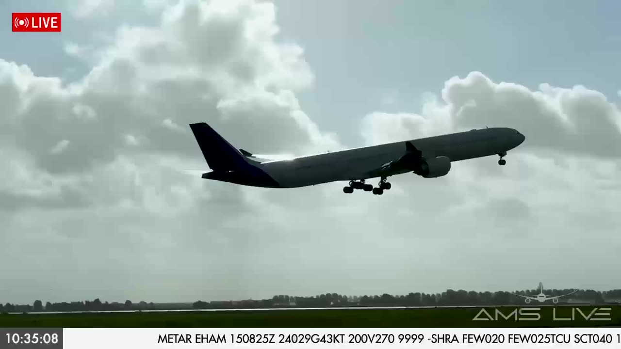 Go-around of an Airbus A340-600 at Amsterdam Airport (Netherlands)
