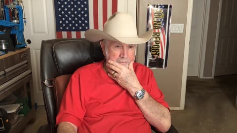 Guess What Ilhan Omar Is NOT An American Citizen, Send Her Back To Somalia, With Her 2 Husbands!