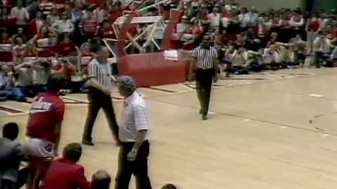 Indiana Coach Bobby Knight throws chair, gets ejected - 1985 College Basketball
