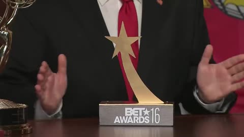 Fat petulant baby Trump likes other people's awards!