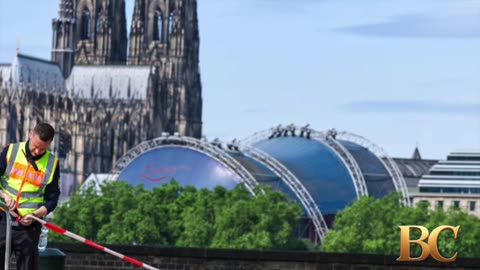 Cologne defuses WW2 bombs after 20,000 evacuated