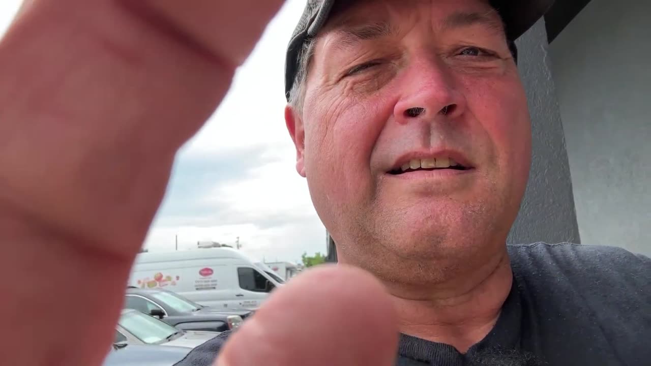 Livestream of a Hamburger Review Goes Horribly Wrong - Goodall's Country Kitchen