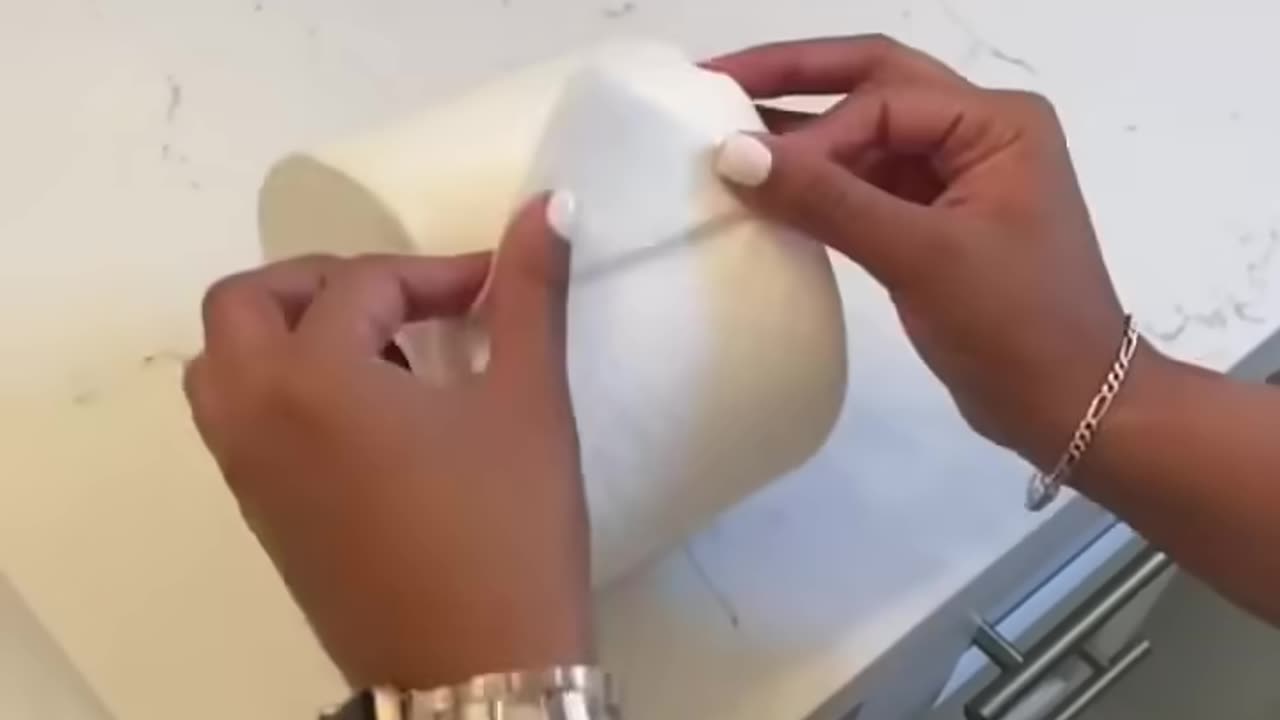 clean like a housekeeper #youtubeshorts #clean #hacks #trending