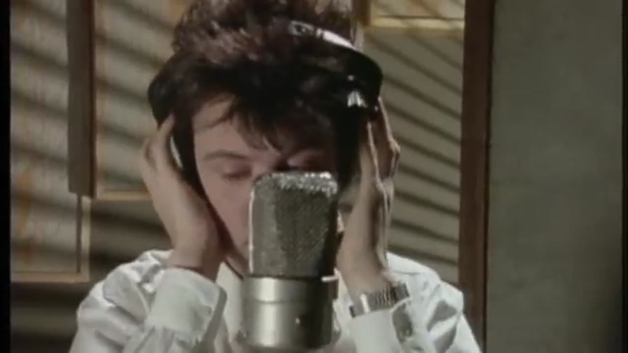 Paul Young - Wherever I Lay My Hat (That's My Home) (360p)