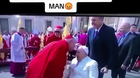 POPE FRANCIS SALUTES EVERYONE.. ALMOST EVERYONE...