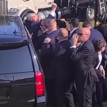 THIS ANGLE OF TRUMP BEING CARRIED OFF IS GOING VIRAL AS MORE PEOPLE START TO NOTICE ⚠️