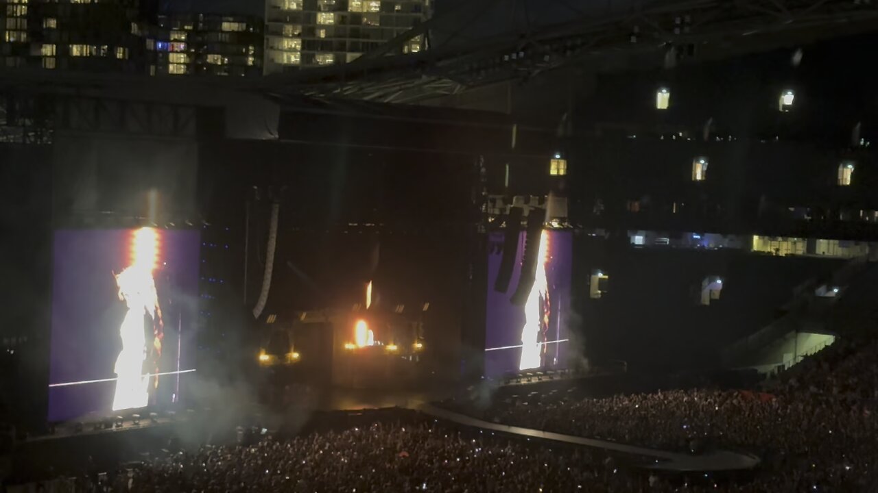 Lady gaga live beast