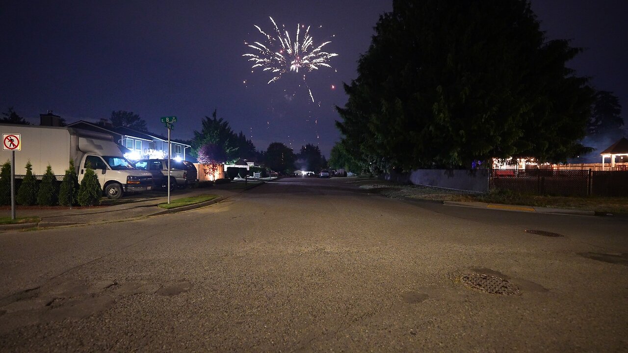 Fireworks ambience, neighborhood walk on 4th of July 2025
