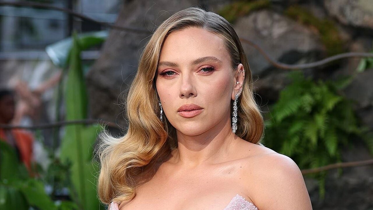 Scarlett Johansson Leads Red Carpet at Jurassic World Rebirth Premiere in London
