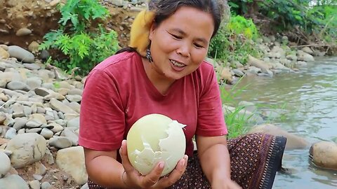 Women who survived in the bush discovered five ostrich eggs to boil, and they were excellent.