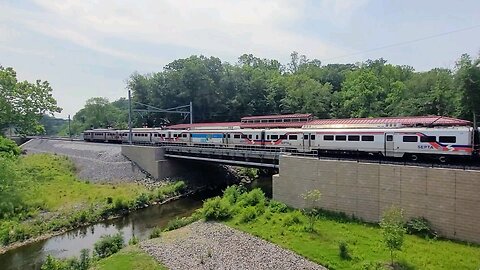 SL5's leaving Wawa Station on Septa's Media Wawa line. 6/5/25