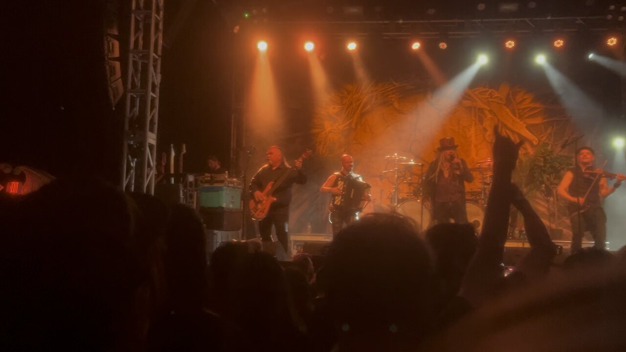 Korpiklanni performs “A Man with a Plan”