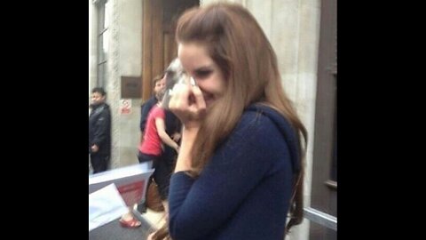 look like a lana del rey song ⋆｡˚ ⋆