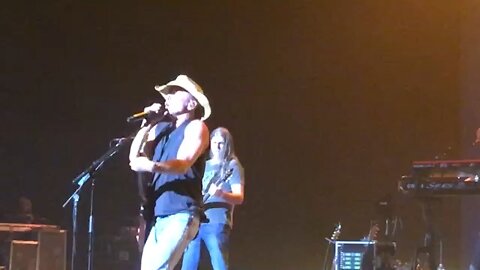 Kenny Chesney Vegas