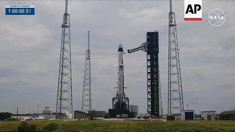 Elon Musk's threat to withdraw Dragon capsule would leave NASA with one option : Russia