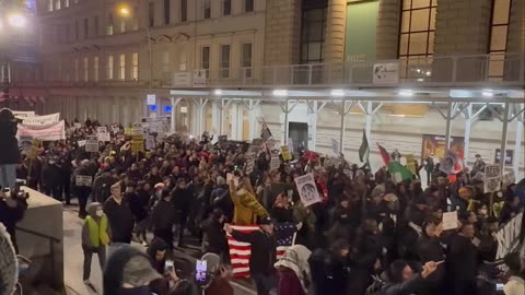 NYC: Anti-ICE marchers fill Chambers St. to protest Minneapolis shooting.
