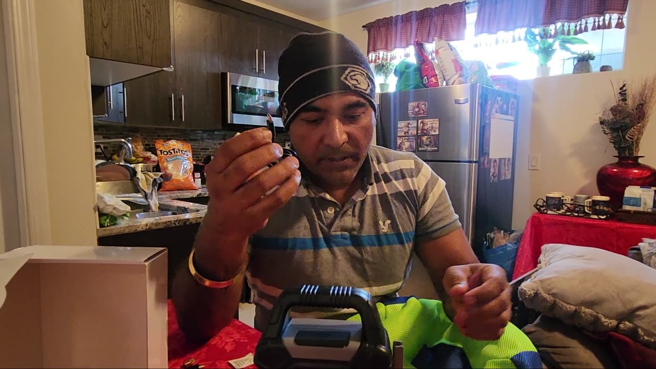 Mini Tire Pump That Packs a Punch – Digital, Rechargeable & Fast Portable Tire Inflator Unboxing