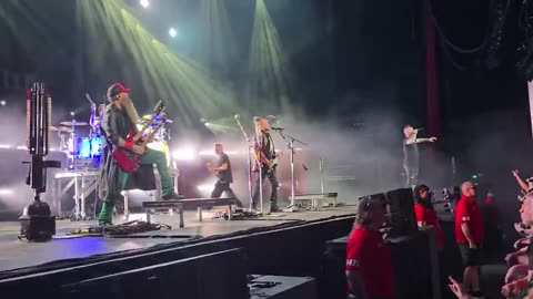 Three Days Grace - Pain (PhillyMMRBQ-Live2025)