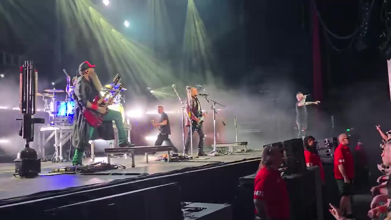 Three Days Grace - Pain (PhillyMMRBQ-Live2025)