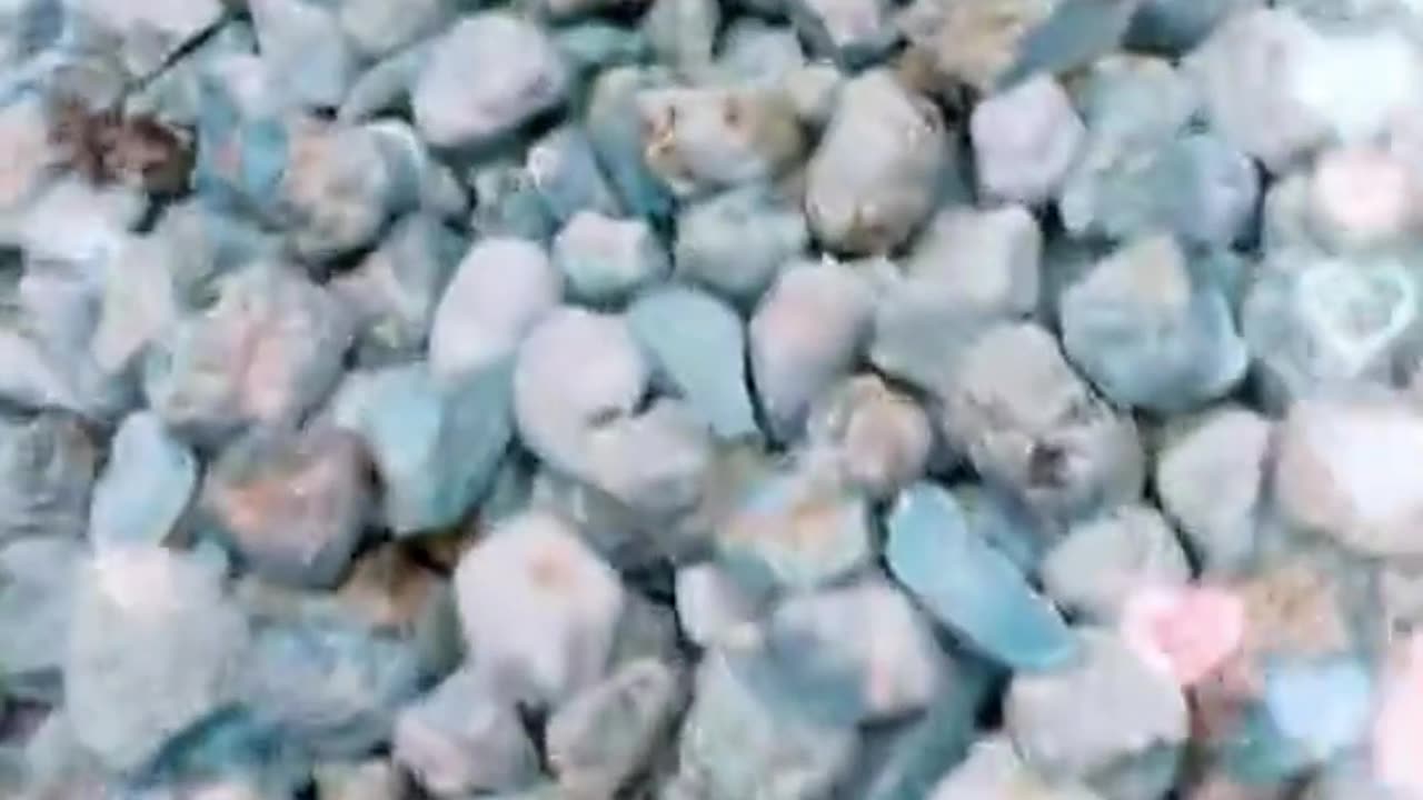 250505-1 Natural raw turquoise rough stones have a warm and moist texture