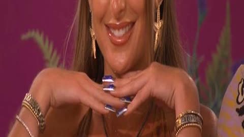 Love Islands Toni Avoids Villaloved Lash Extensi