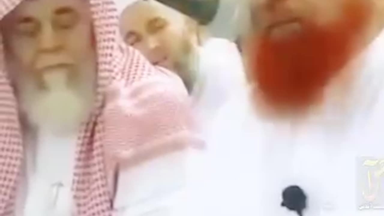 جماعت کھری ہو جائے اور فجر کی نماز کی سنت اگر رہ جائے تو کب پر ھنا چاہئے
