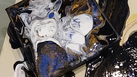 Paint Pour Art