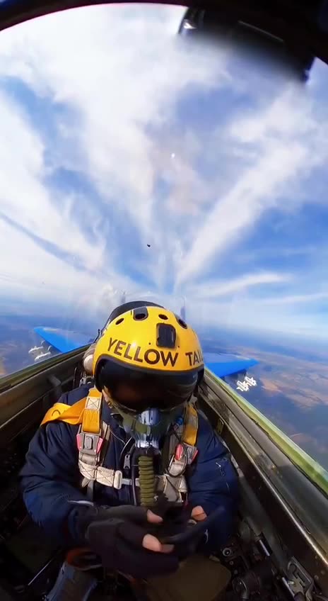 Ukrainian Su-27 Has a Co-pilot