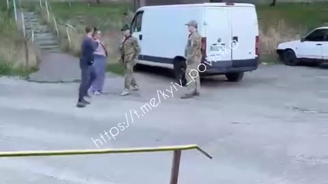 ⚔️🇺🇦 Ukraine Russia War | Brave Fighter Confronts TCC Officers in Brovary | RCF
