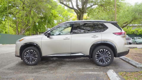 Behind The Wheel I Car Reviews With Grant Miller 2025 Nissan Rogue